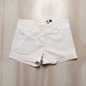 White Casual Shorts Size Medium